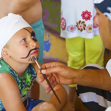 Semesteranläggning (resort) Diamond & Side